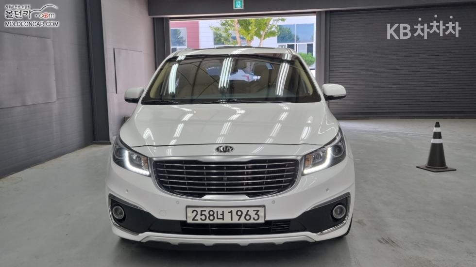Kia Carnival — miniaturë 3
