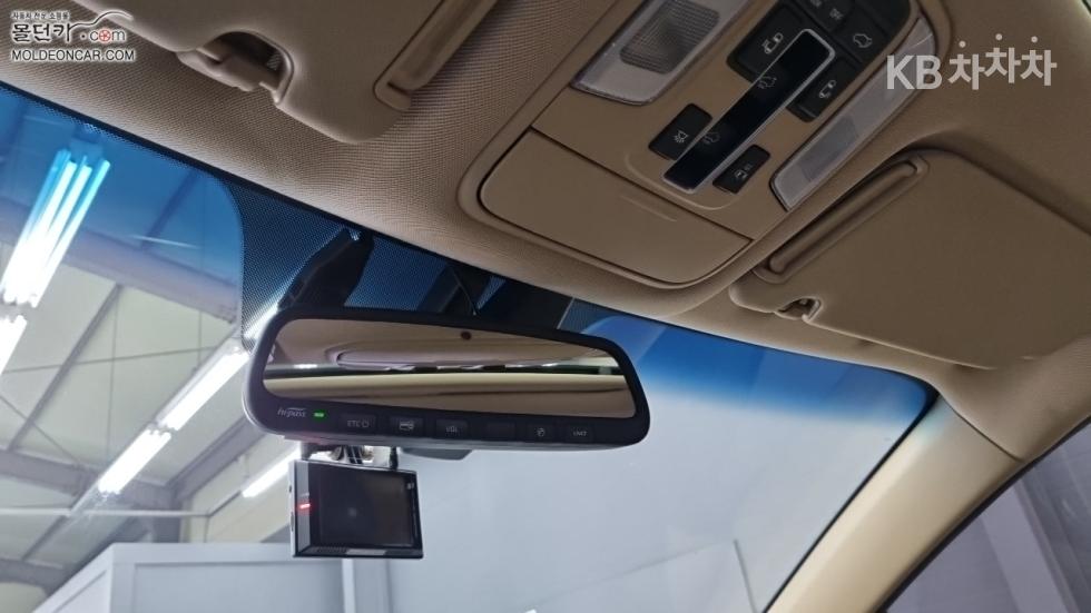 Kia Carnival — miniaturë 15