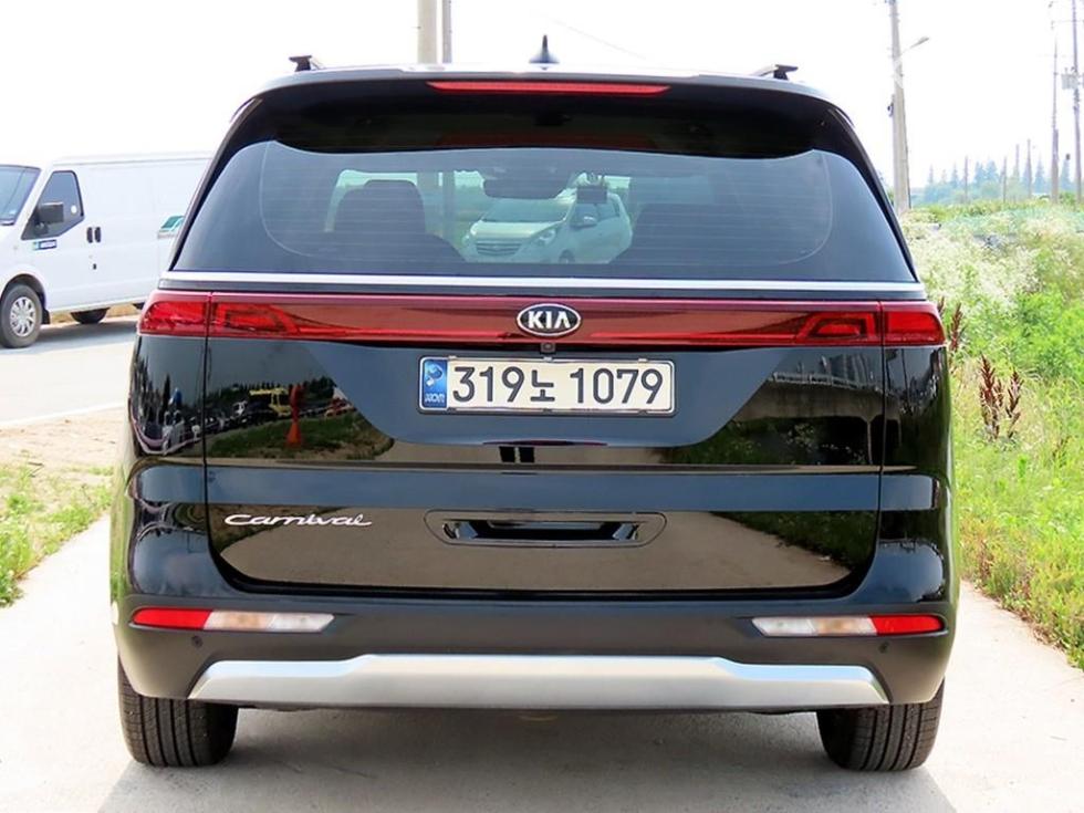 Kia Carnival — miniaturë 4