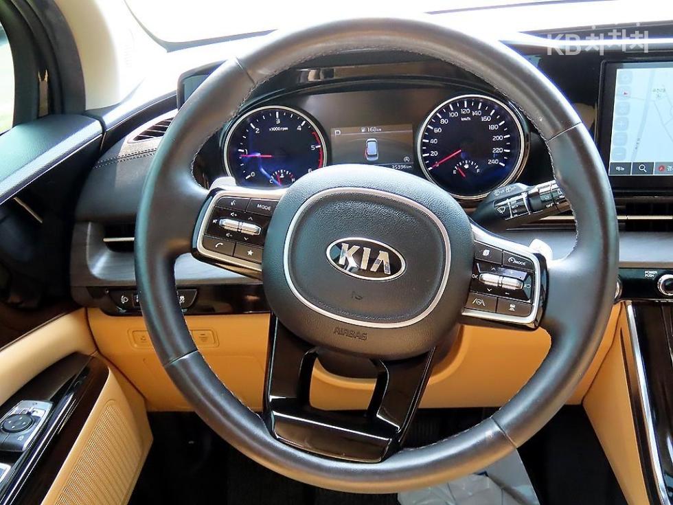 Kia Carnival — miniaturë 7