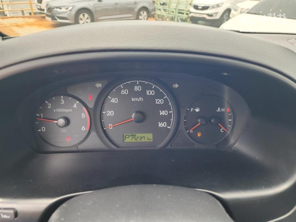 Hyundai Starex — miniaturë 8