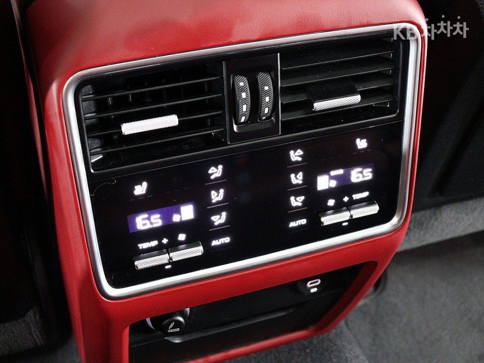 Porsche Cayenne — miniaturë 12