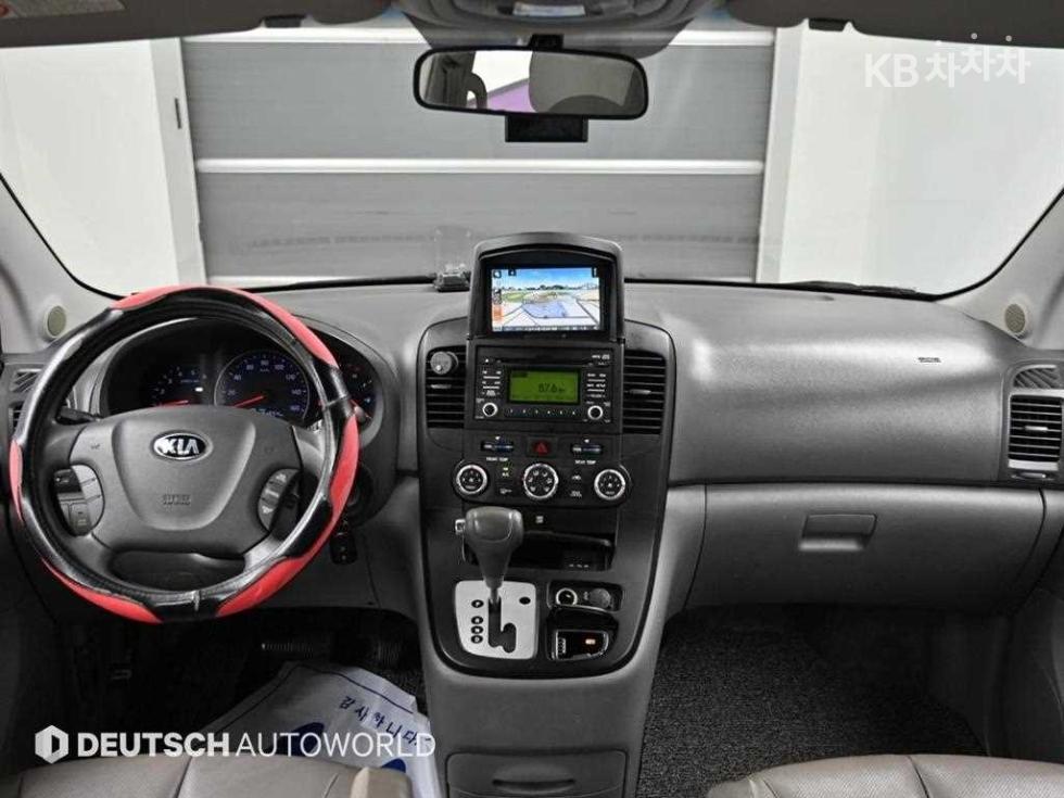 Kia Carnival — miniaturë 7