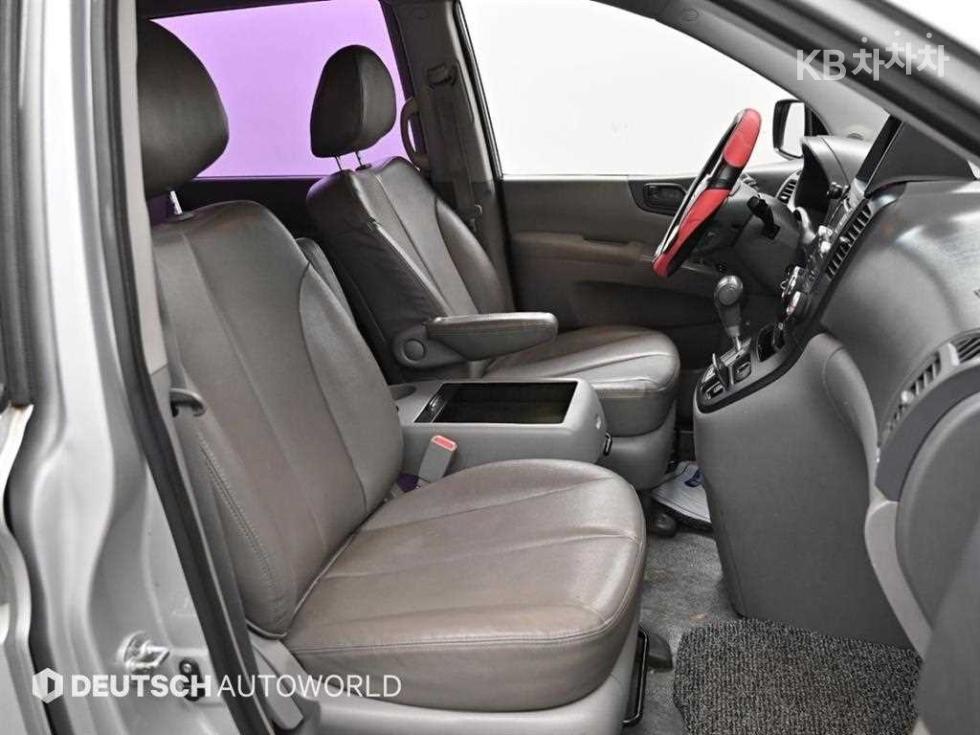 Kia Carnival — miniaturë 10