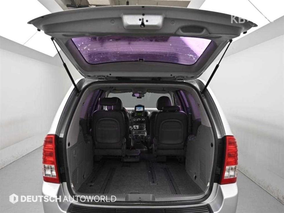 Kia Carnival — miniaturë 19