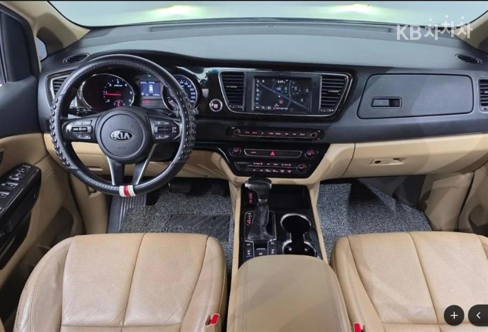 Kia Carnival — miniaturë 9