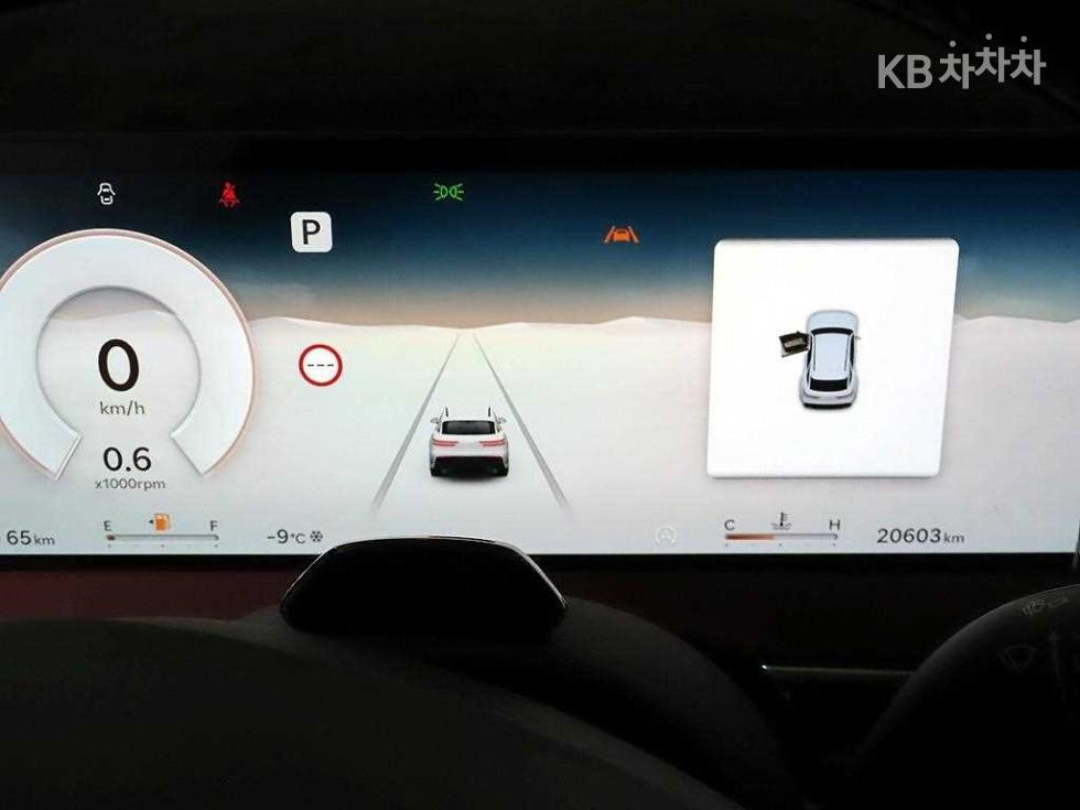 2025 Genesis GV70 photo