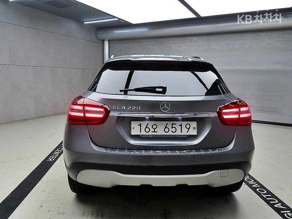 2018 Mercedes-Benz GLA X156 photo