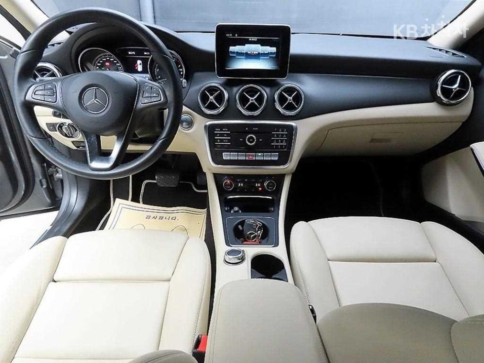 2018 Mercedes-Benz GLA X156 photo
