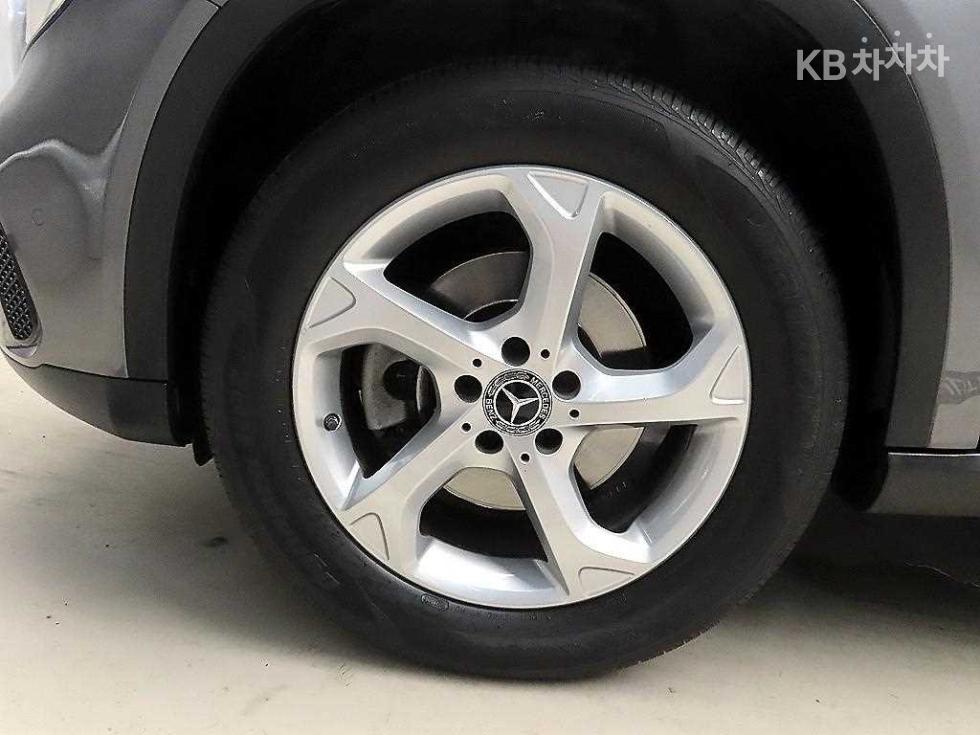 2018 Mercedes-Benz GLA X156 photo