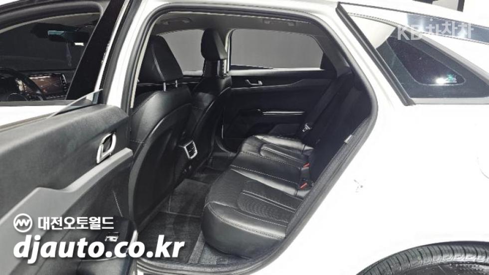Kia K5 — miniaturë 12