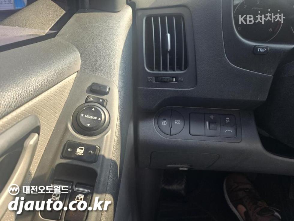 Hyundai Starex — miniaturë 6