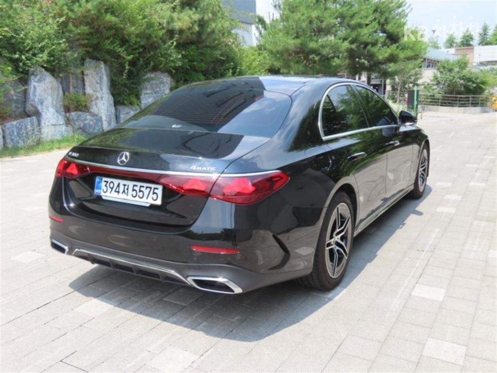 Mercedes-Benz E-klasse — miniaturë 3