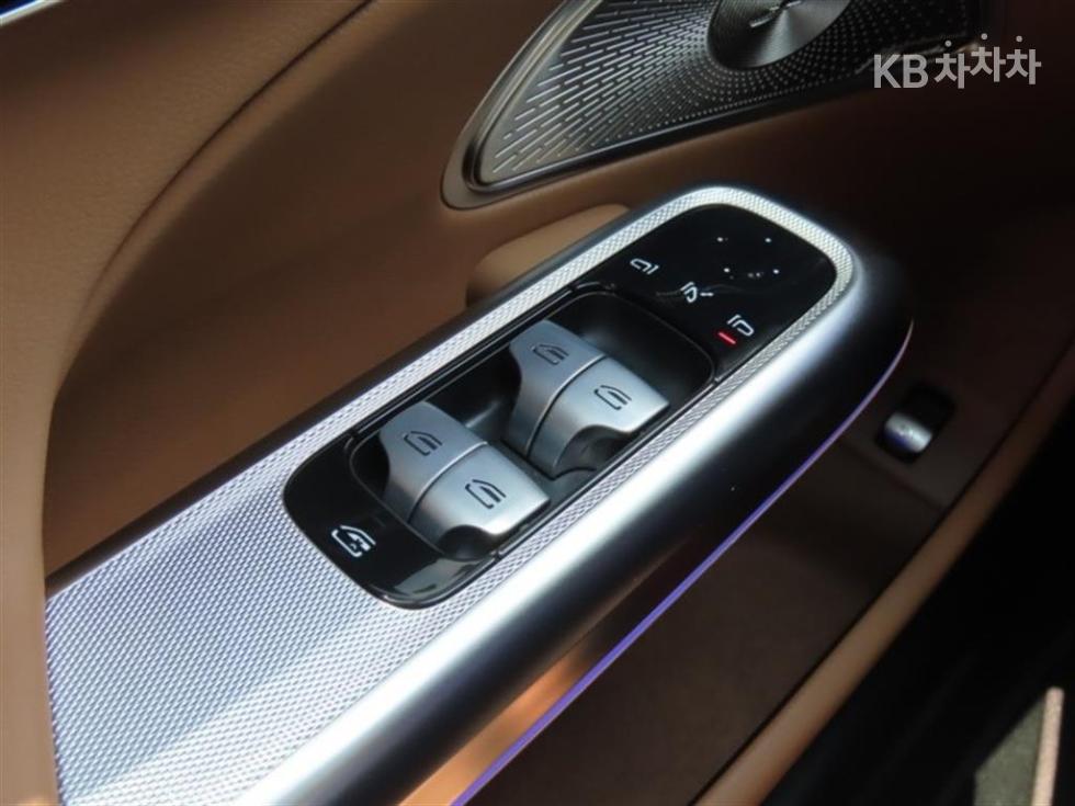 Mercedes-Benz E-klasse — miniaturë 12