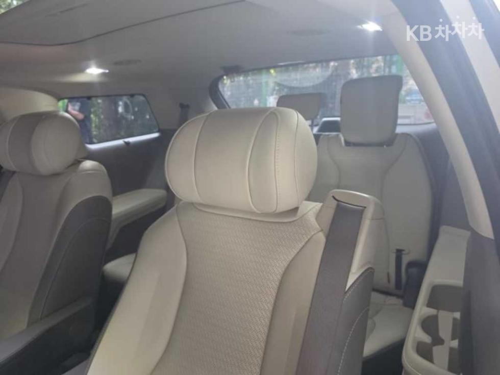 Kia Carnival — miniaturë 6
