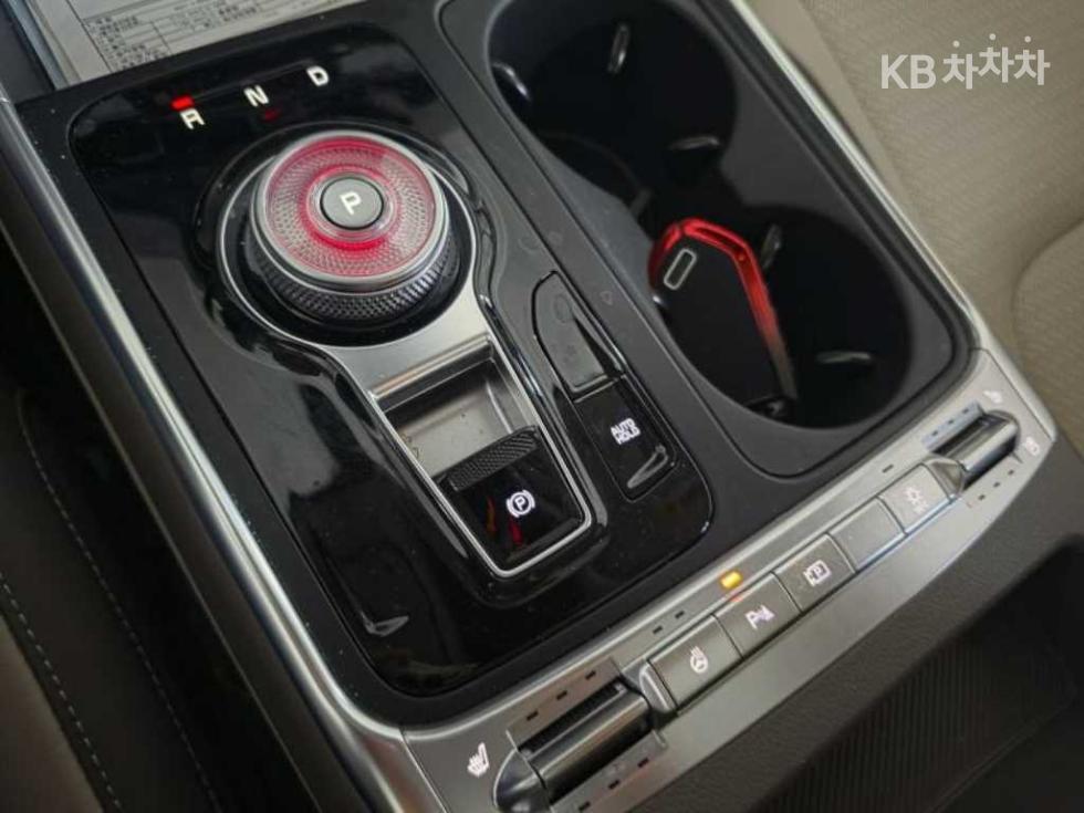 Kia Carnival — miniaturë 10