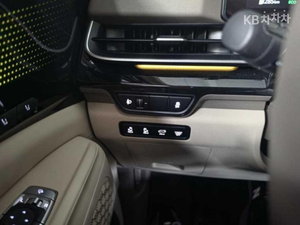 Kia Carnival — miniaturë 12