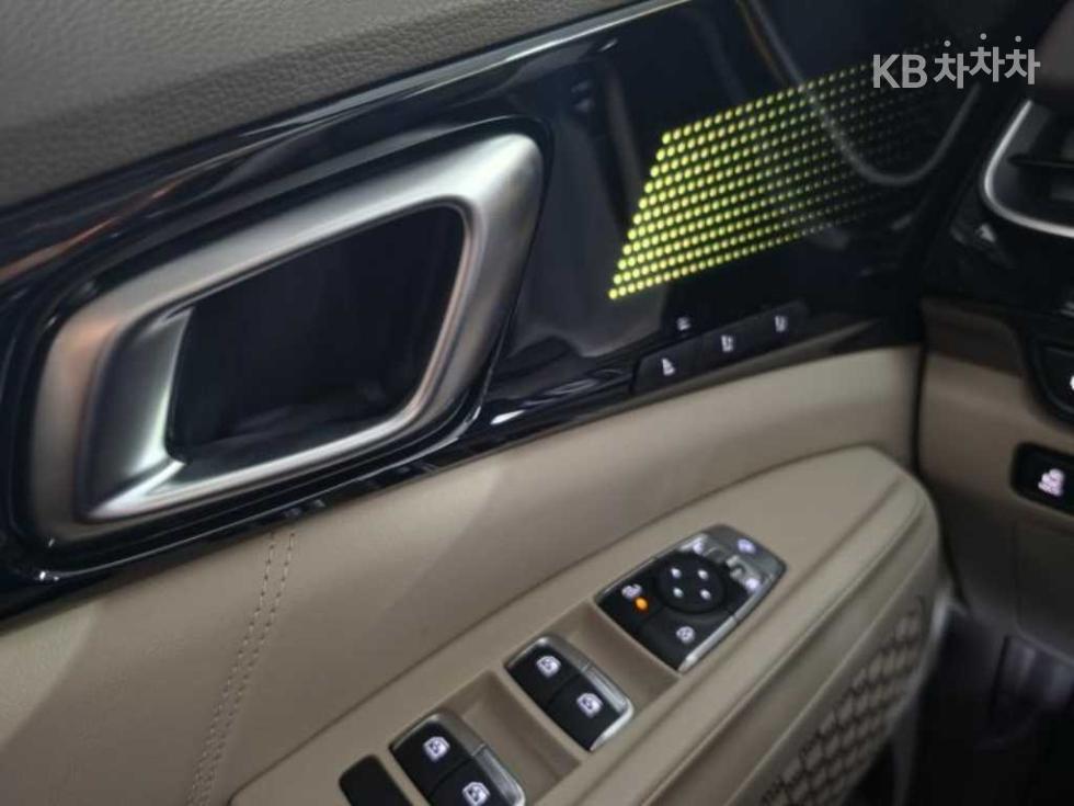Kia Carnival — miniaturë 13