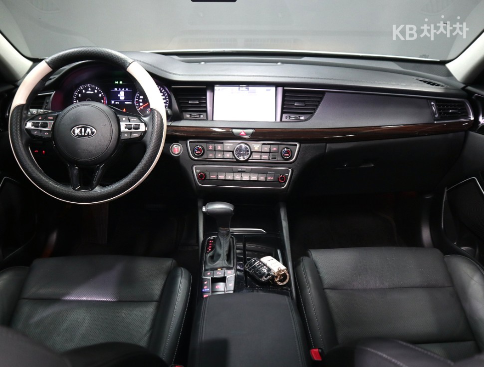 Kia K7 — miniaturë 5