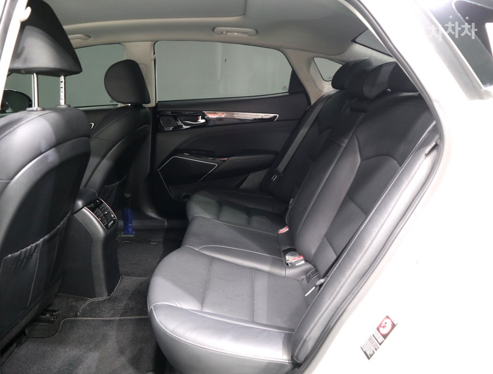 Kia K7 — miniaturë 10