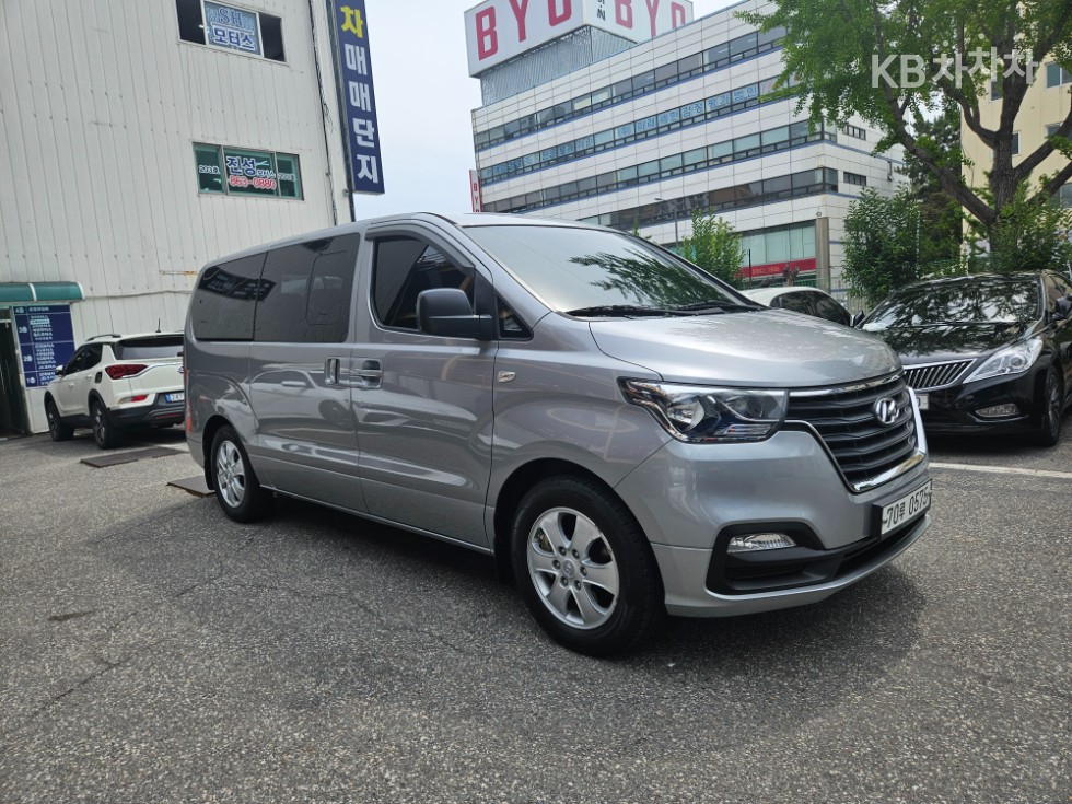Hyundai Starex — miniaturë 3