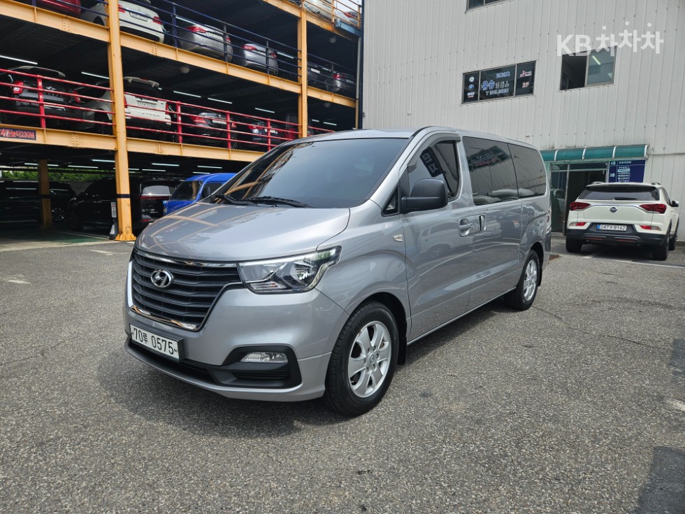 Hyundai Starex 웨건 12인승 — foto 1