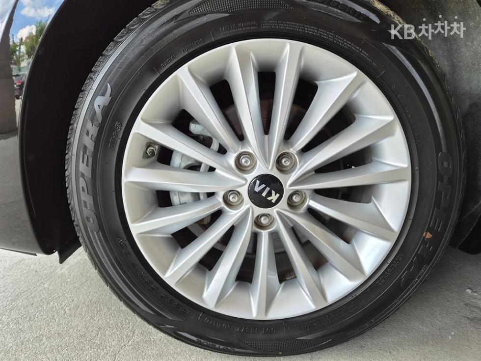 Kia K7 — miniaturë 7