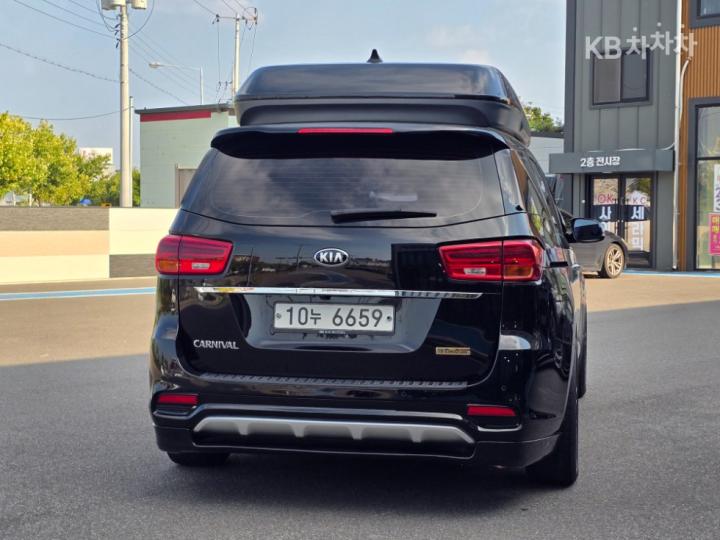 Kia Carnival — miniaturë 2