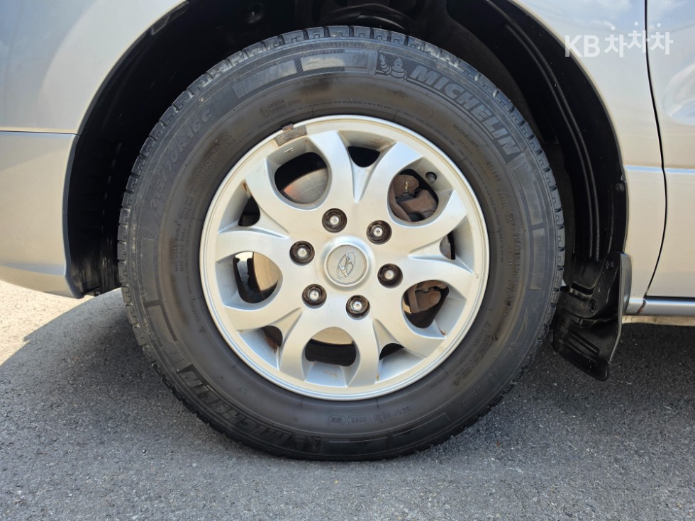 Hyundai Starex — miniaturë 5