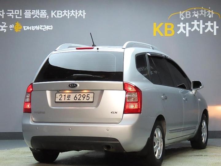 Kia Carens — miniaturë 2