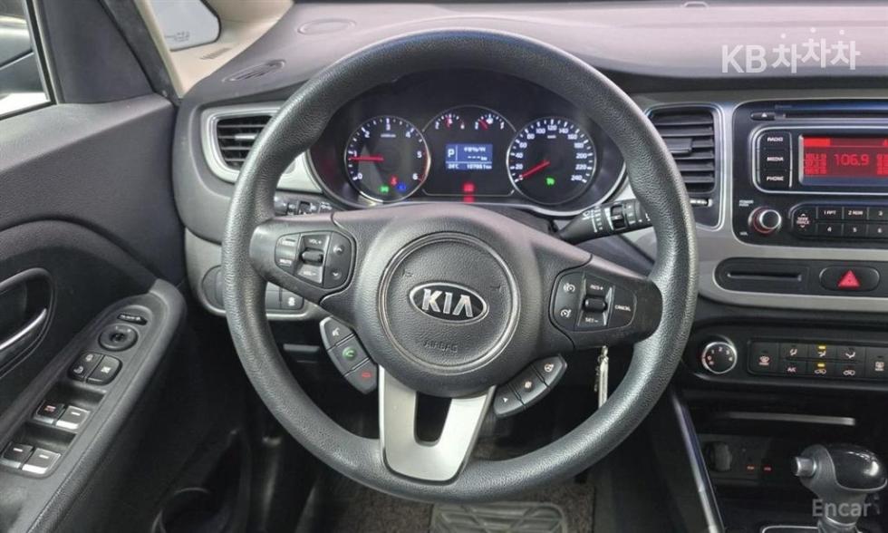 Kia Carens — miniaturë 14