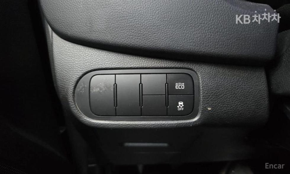 Kia Carens — miniaturë 17