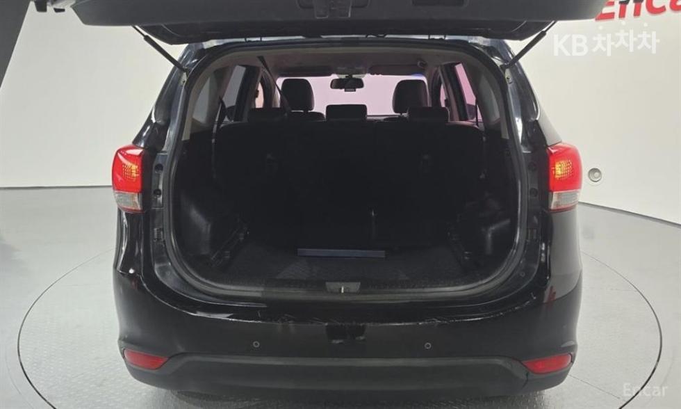 Kia Carens — miniaturë 20