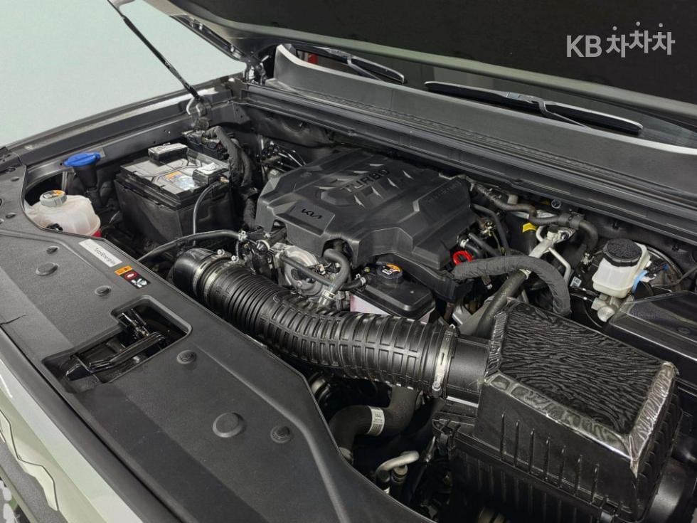 2025 Kia Used Car photo