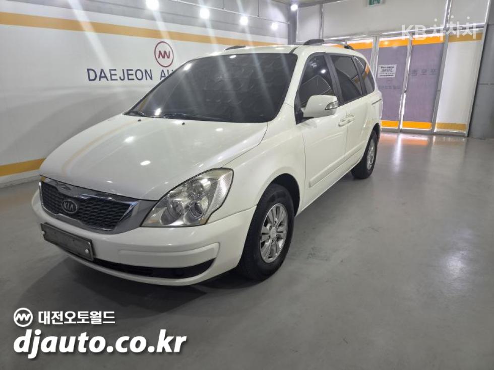 Kia Carnival — miniaturë 2