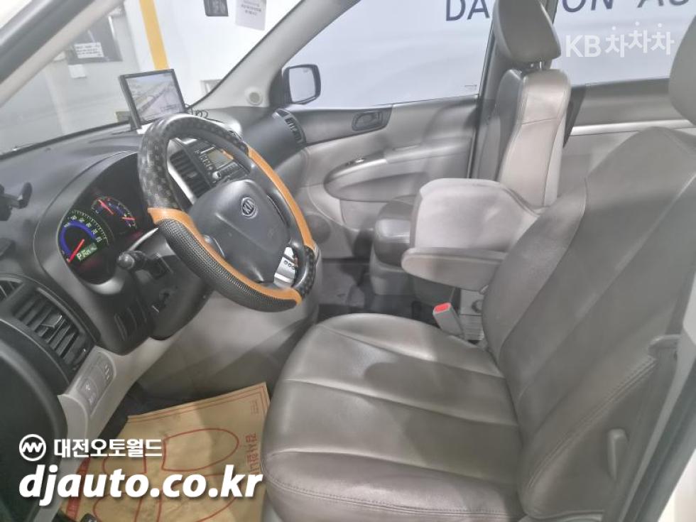 Kia Carnival — miniaturë 9