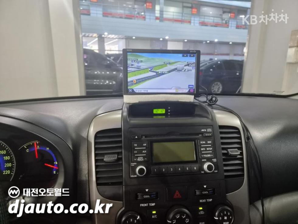 Kia Carnival — miniaturë 13