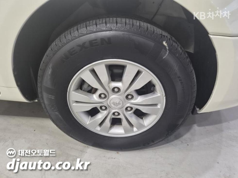 Kia Carnival — miniaturë 18