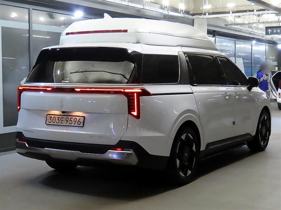 2024 Kia 4 photo