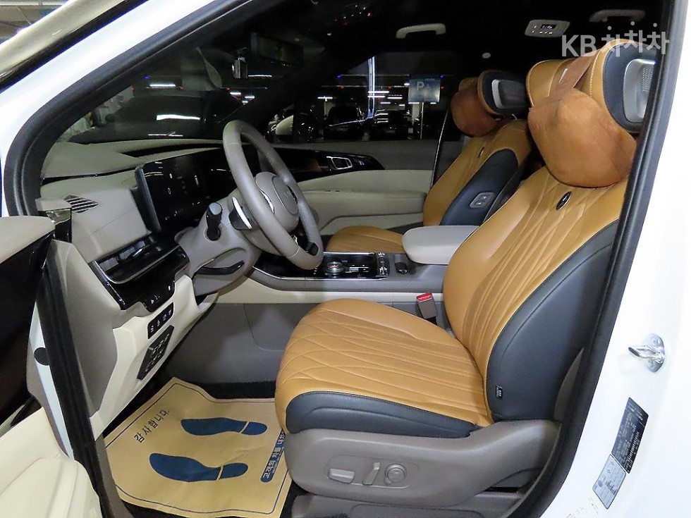 2024 Kia 4 photo