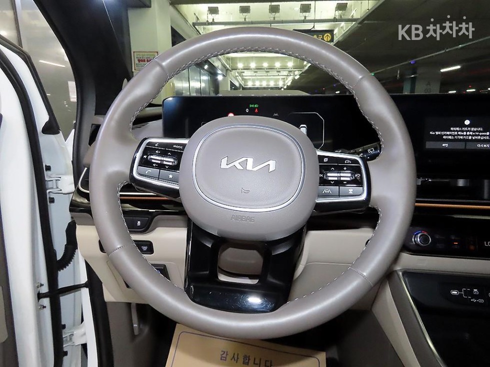 2024 Kia 4 photo