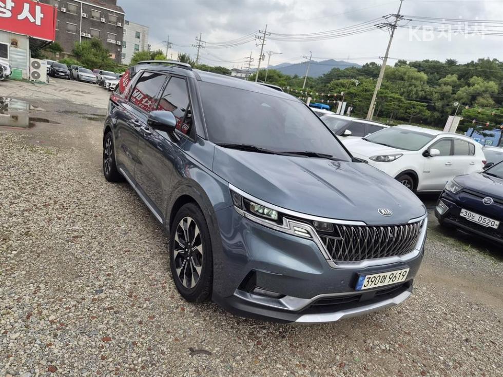 Kia Carnival — miniaturë 2
