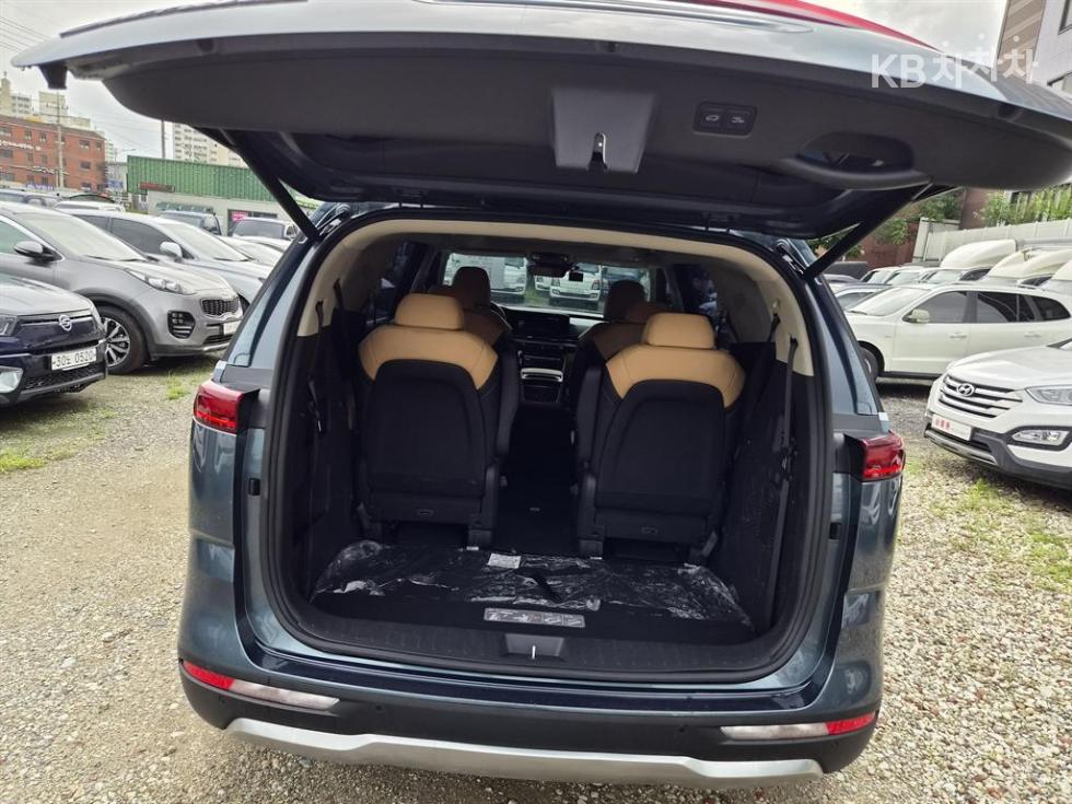 Kia Carnival — miniaturë 6