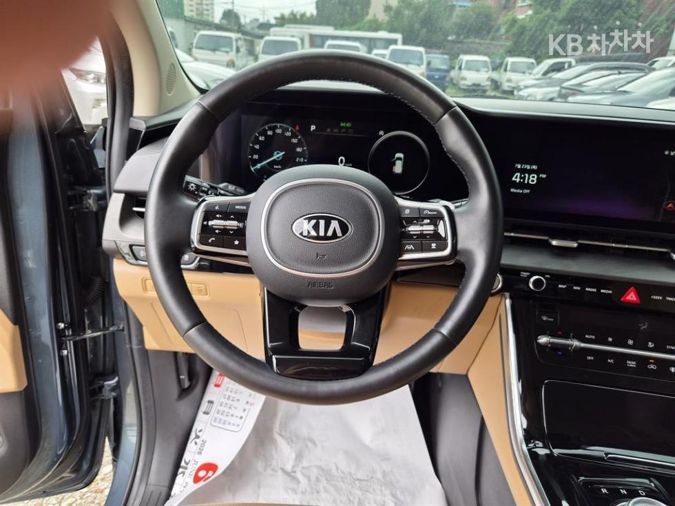Kia Carnival — miniaturë 11