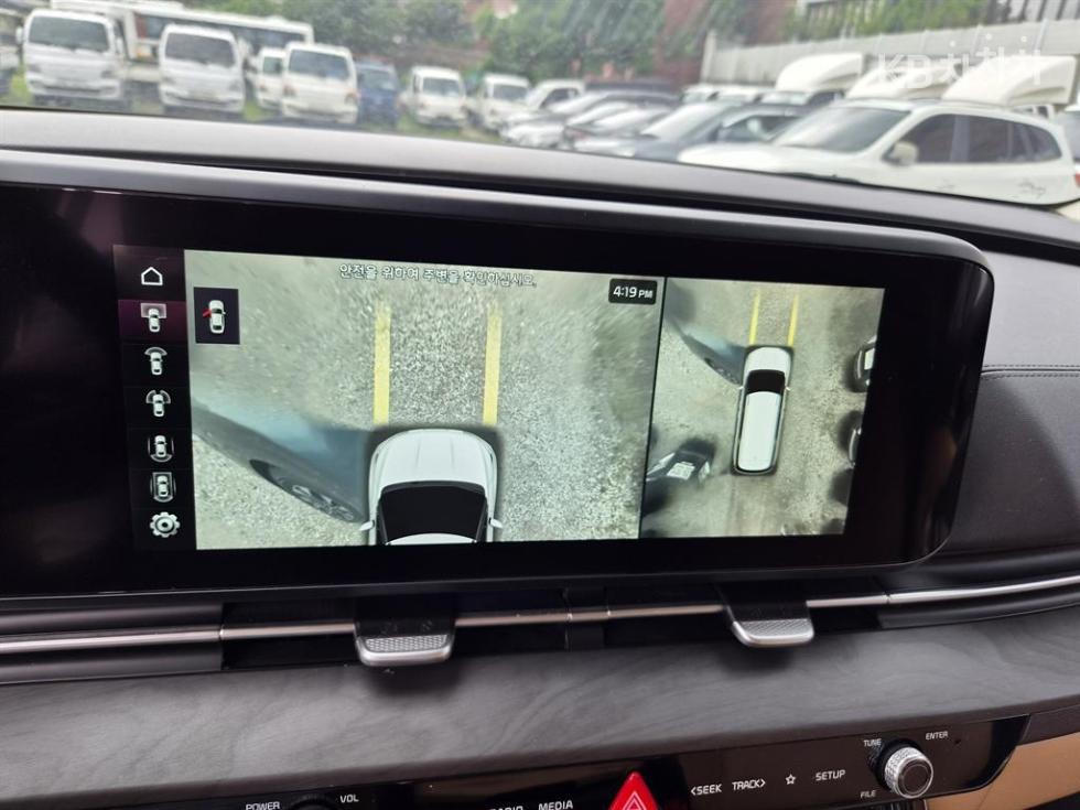 Kia Carnival — miniaturë 15