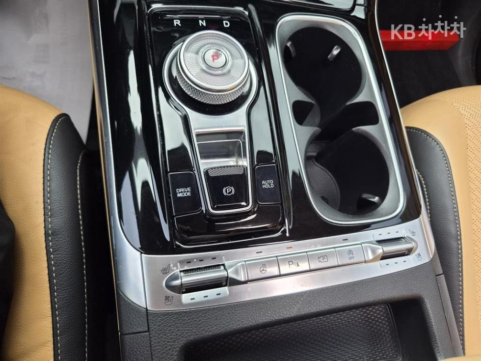 Kia Carnival — miniaturë 19