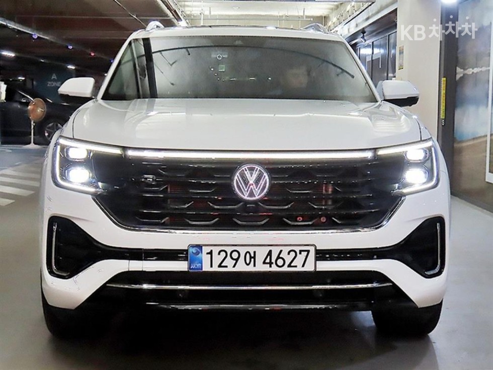 2025 Volkswagen Used Car photo