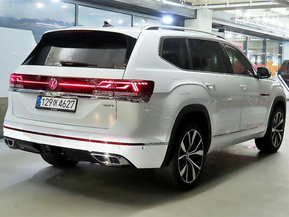 2025 Volkswagen Used Car photo