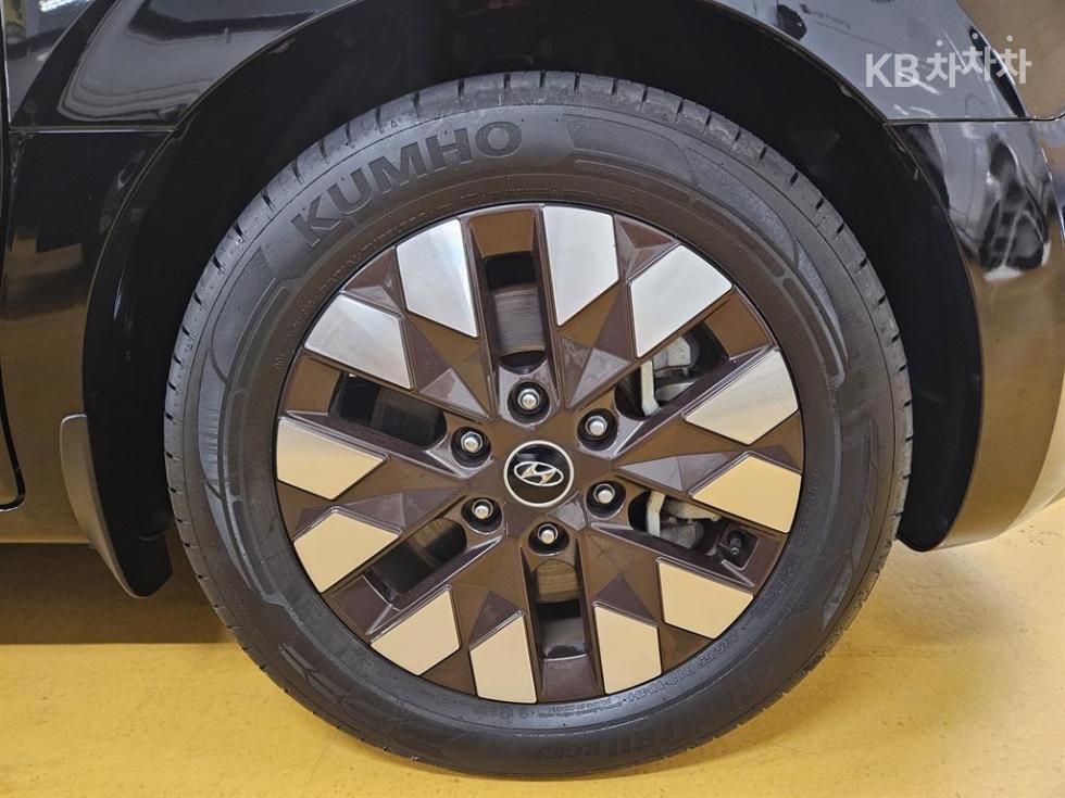 Hyundai Staria — miniaturë 7