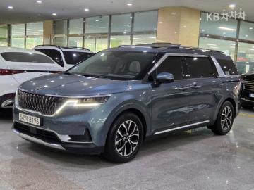 Kia Carnival 9-Seater Gasoline — foto 1